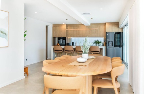 Burleigh Waters House | Bliss On The Avenue
