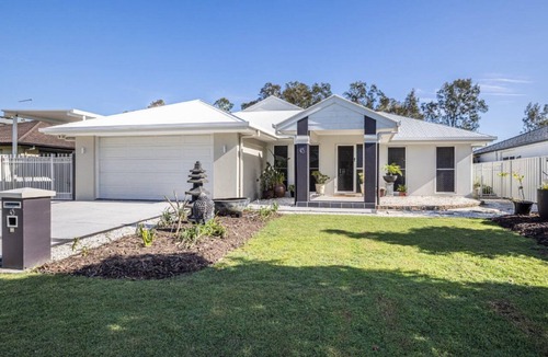 Banksia Beach House | Blissful Birdsong Escape