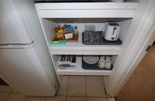 Bellmere House | BLK Stays Guest House Deluxe Back Unit Bellmere