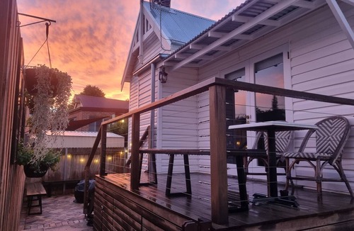 Moss Vale Cottage | Blossom Cottage - Argyle St, Heart of Moss Vale - Walk Everywhere & Pet Friendly