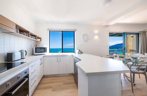 Airlie Beach Apartment | Blue Beyond Airlie | 2 Bedroom Water View Apartment
