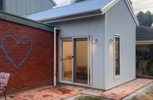 Willunga Apartment | Blue Heart Studio Apartment