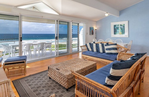 Boomerang Beach Apartment | Blue Pacific - Pacific Palms Holidays