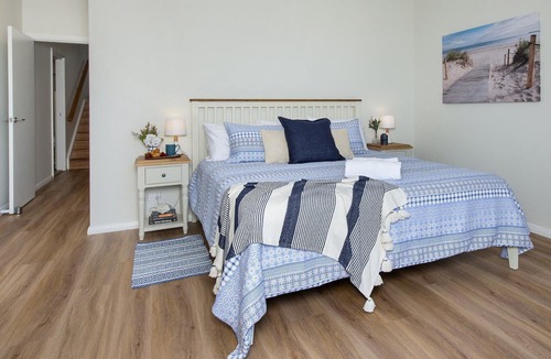 Kiama Downs House | Blue Pelican - Stunning modern entertainer with ocean views, walk to beach