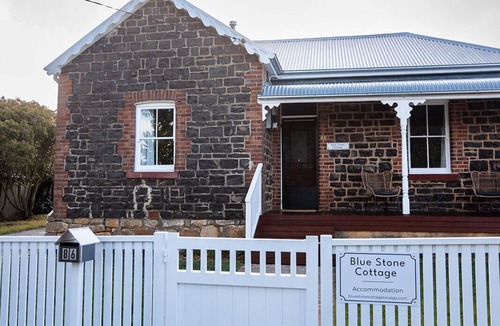 Taralga Cottage | Blue stone cottage Taralga boutique accommodation