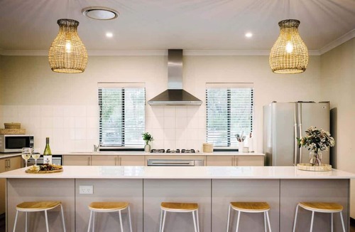 Margaret River House | Blue Wren—Chic & Spacious Country Pool House