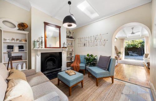 Adelaide Central Business District Apartment | Bluestone Cottage - Vintage Courtyard Charm in CBD