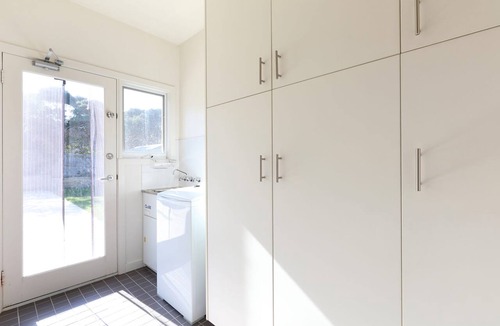 Rye House | Bluetopia Spacious Rye Retreat with Pool and BBQ