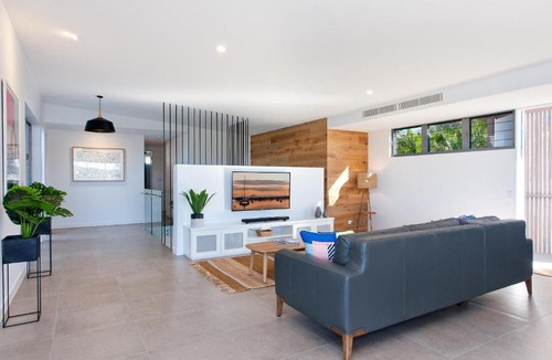 Sunrise Beach House | Bluey's Beach House - 5 Bedroom