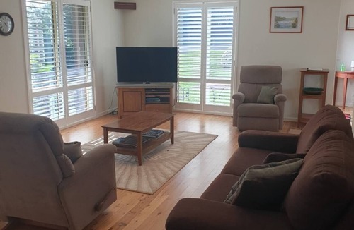 Dalmeny House | Bob & Rob's Beach Retreat