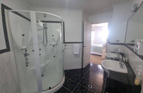 Meikleville Hill Apartment | Bob's Diamond Views!