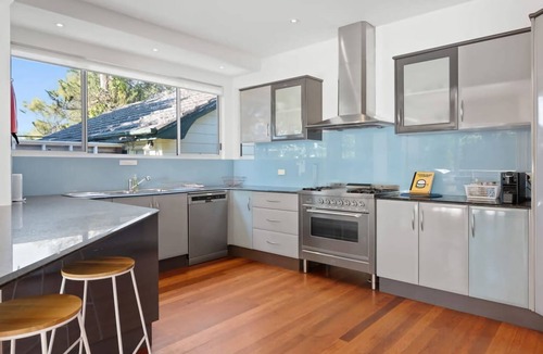 Toowoon Bay House | Bobby's Binburra Beach House