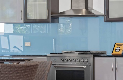 Toowoon Bay House | Bobby's Binburra Beach House