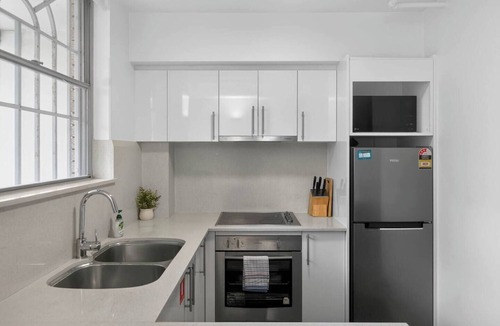 Bondi Apartment | Bondi Hideaway Rooftop Pool near Beach and Cafs