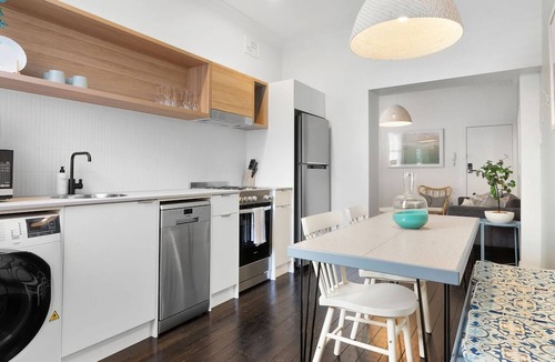 Bondi Apartment | Bondi Lifestyle Apartment, Walk to Totti's & Cafes