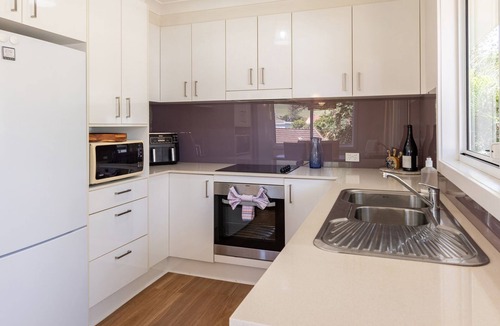 Blueys Beach House | Boo's Place - Beautiful spacious pet friendly home a short walk from Blueys Beach