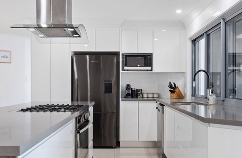 Maroochydore House | Book 4 Get 1 Free night till June 25th!