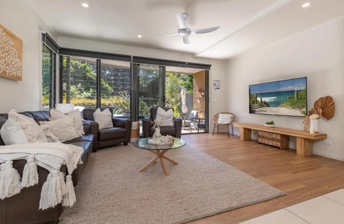 Boomerang Beach House | Boom 8 Boomerang Beach