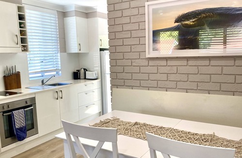 Blueys Beach Villa | Boomerang Point Apartment - Byo Linen