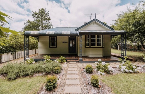 Wentworth Falls Cottage | Boonara: 3 bed Luxe cottage and 1-bed Studio in Wentworth Falls