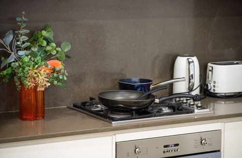 Botany Apartment | Botany Urban Oasis | 3BR | Parking | Famliy
