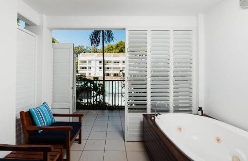 Palm Cove Apartment | Bottlebrush: A Beachside Resort Paradise