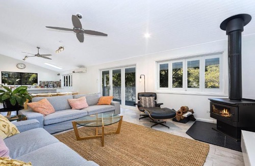 Killcare House | 'Bouddi Bush and Bay Retreat' by HolidayCo