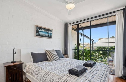 South Fremantle House | Bougainvillea Lane - Heart of South Fremantle