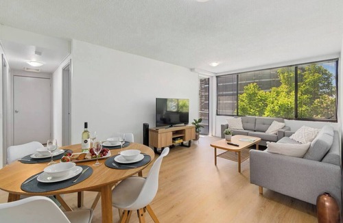 Wollongong CBD Apartment | Bourke Escape Seaside Comfort near Wollongong CBD