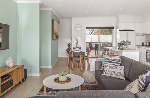 Mentone House | BOUTIQUE STAYS - The Richardson