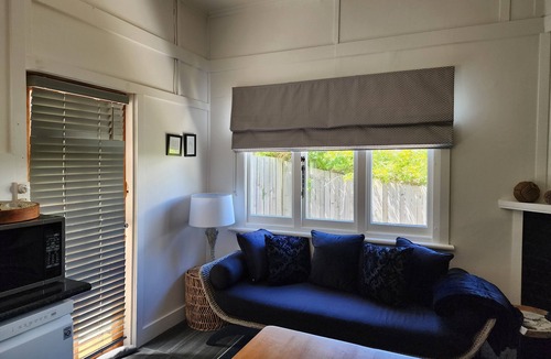 Sandy Bay House | Bowen Toft Villa- home-from-home (FIFO friendly)
