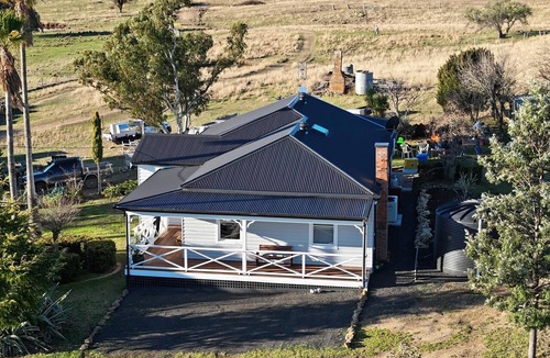 Windeyer House | Brand New 4Bed Farmhouse on 30 Acres - 20 Minutes from Mudgee.