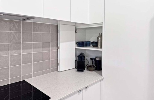 Wagga Wagga Apartment | Brand new lux 3 bedroom townhouse located opposite the Wagga Wagga Racecourse.