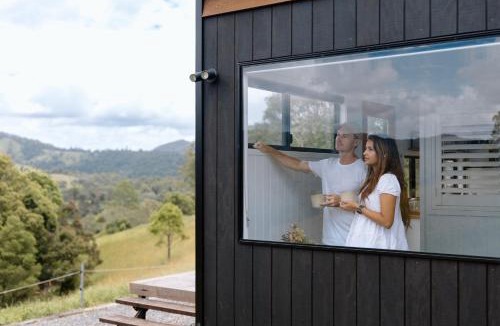 Kidaman Creek House | Brand New Tranquil Tiny Home On 60 Acres Near Kennilworth Feed Friendly Cows, Spectacular Views