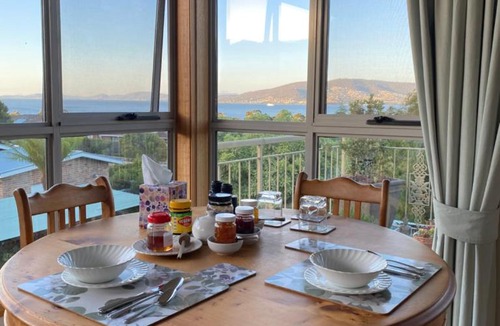 Howrah Apartment | Breakfast Provisions Provided With Harbour View