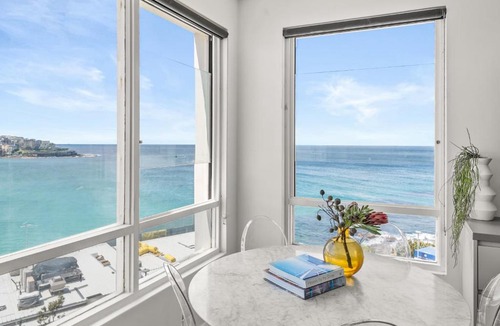 Bondi Beach Apartment | Breathtaking Bondi Beach