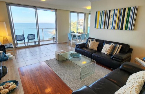 Bondi Apartment | Breathtaking Ocean Views
