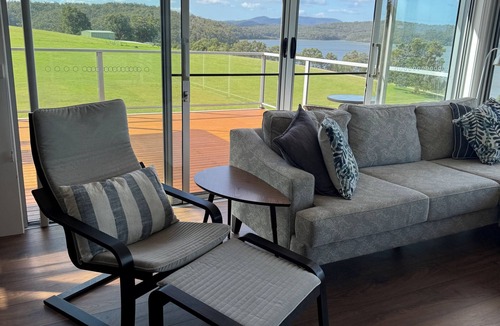 Mallacoota House | Breathtaking water views!