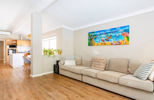 Brentwood House | Brentwood Haven – River Proximity