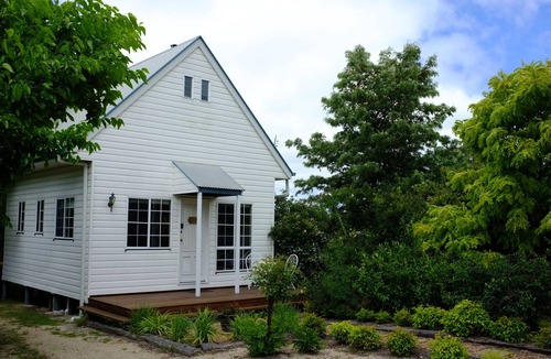 Stanthorpe Cottage | Briar Rose Cottages - Country Cottage