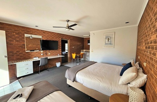 Tocumwal Hotel | Bridge Motor Inn