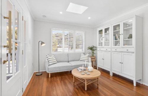 Margate House | Bridgeport Pool Escape, Pets welcome - Sleeps 7