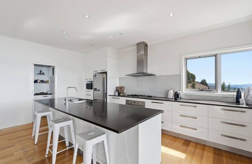 Sandy Bay House | Bridgeview Mansion Escape - Sandy Bay