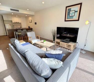Braddon Apartment | Bright 1BD with Private Office - Braddon