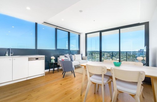 Turner Apartment | Bright 1BR Apartment with Stunning Views - Hosted by Canstay