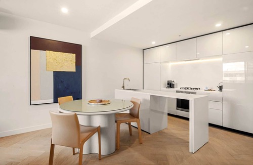 Collingwood North Apartment | Bright 2-Bed Apartment in Fitzroy’s Heart