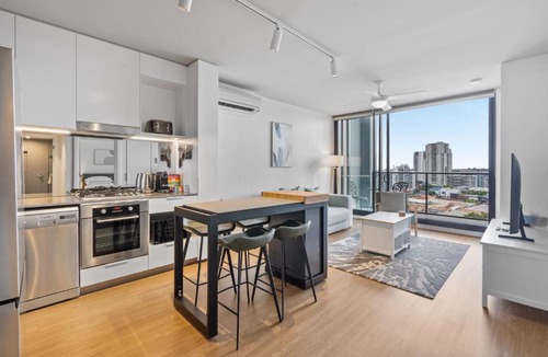 Bowen Hills Apartment | Bright 2-Bed Apartment in Bowen Hills