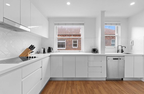 Bondi Junction Apartment | Bright 2BDR Bondi Junction Home with Parking