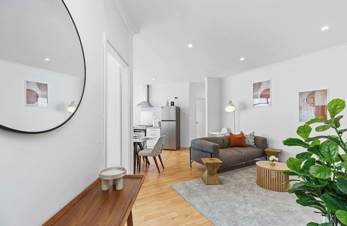 Carlisle House | Bright 3BR Home Near Perth CBD, Airport, Stadium