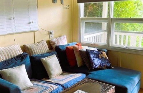 American River Cabin | Bright and cozy 2-bedroom holiday home for short or long stays!